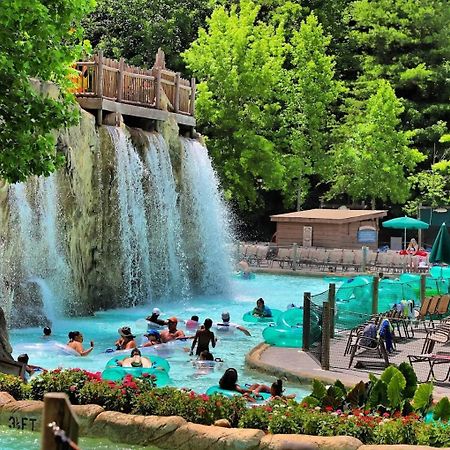 Movie Theater Hot Tub View Mountain Escape Villa Gatlinburg Eksteriør bilde