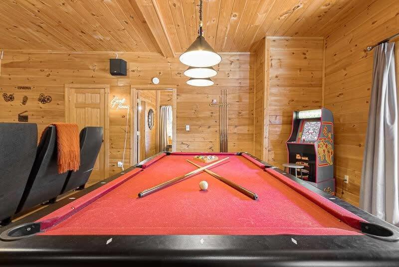 Movie Theater Hot Tub View Mountain Escape Villa Gatlinburg Eksteriør bilde